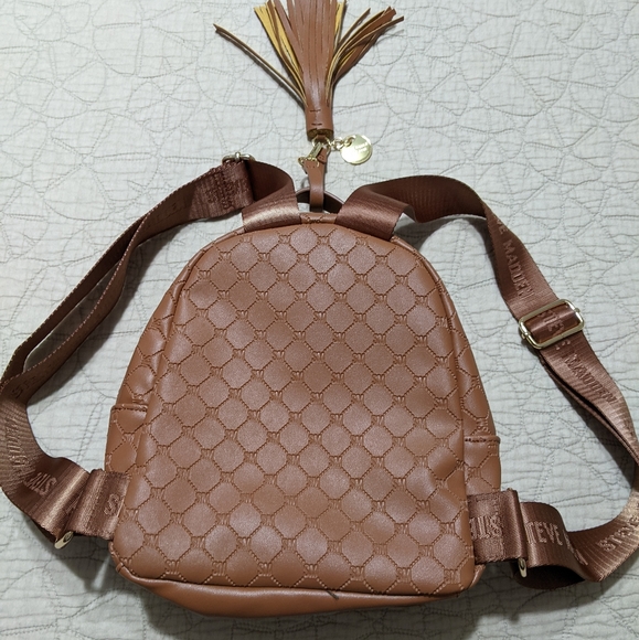 Backpack - Picture 2 of 3